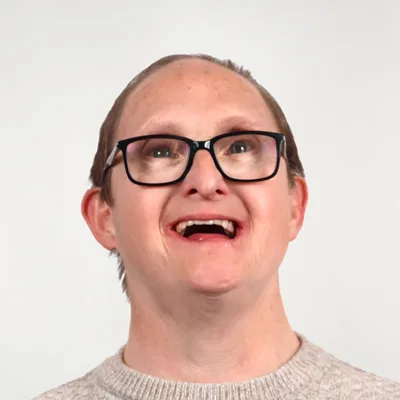 Charlie Kemp-Headshot-sm-400×400 copy