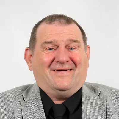 George Robertson-Headshot-sm-400×400 copy
