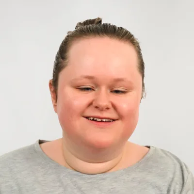 Shannon Feeney-Headshot-sm-400×400 copy